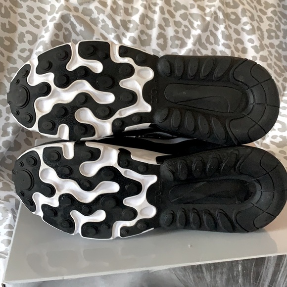 Nike Air Max 270 React women’s sneakers - Picture 3 of 6